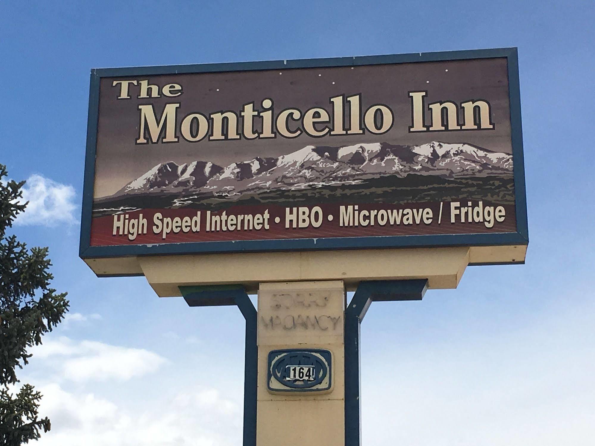 The Monticello Inn Экстерьер фото